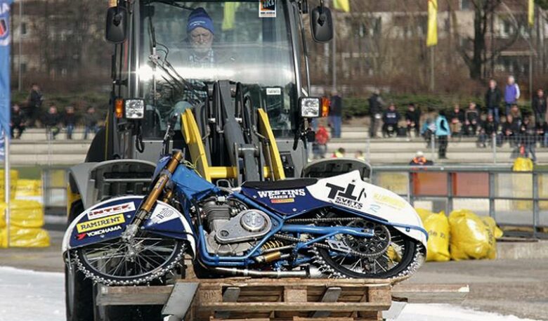 Sportlicher Maschineneinsatz bei Eisspeedway-WM