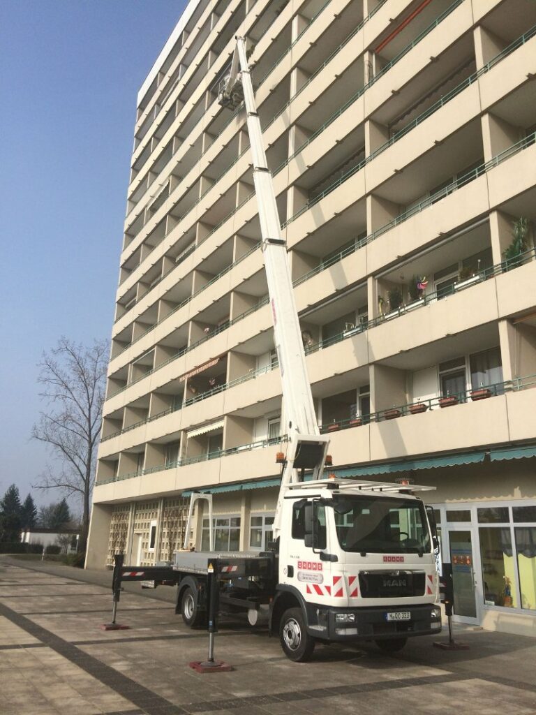 Enorme Arbeitshöhe voll ausgespielt