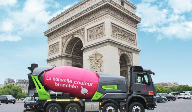 Auf Pariser Baustelle ganz in rosa