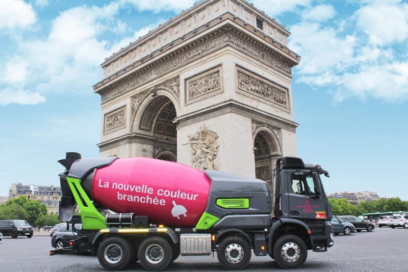 Auf Pariser Baustelle ganz in rosa