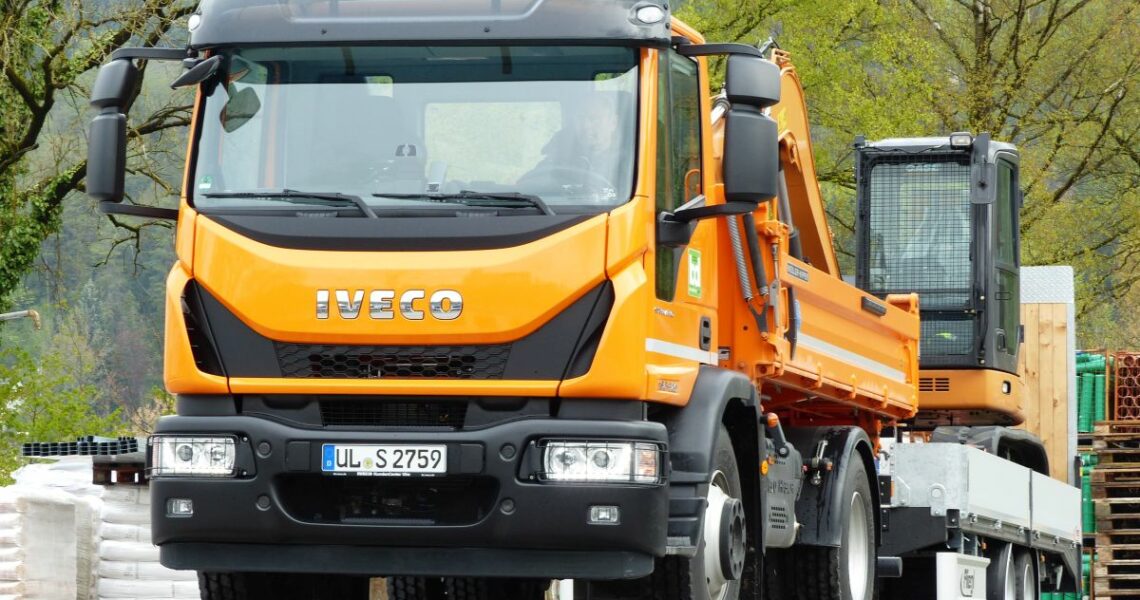 Iveco Eurocargo mit Zentralachsanhänger