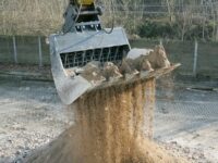 Mit Zusatzhydraulik schneller und schonender