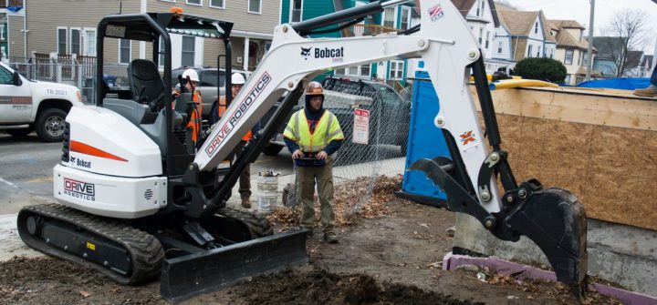 Bobcat Kit Drive Robotics mit Fernsteuerung