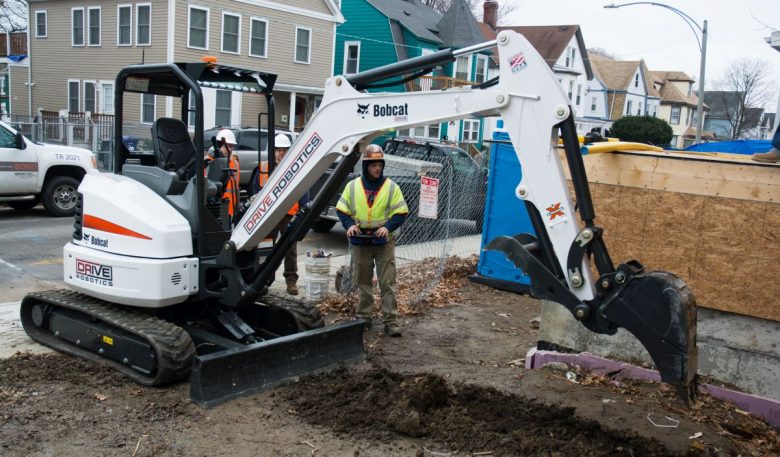 Bobcat Kit Drive Robotics mit Fernsteuerung