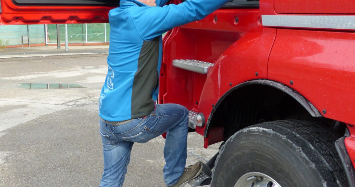 MAN TGX 33.520 D38 6x4 Einstieg