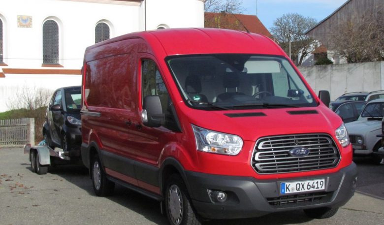 Ford Transit 350 Kasten Allrad mit Anhänger