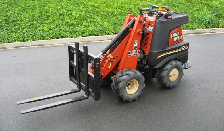 DitchWitch Radlader R300 mit Gabelträger