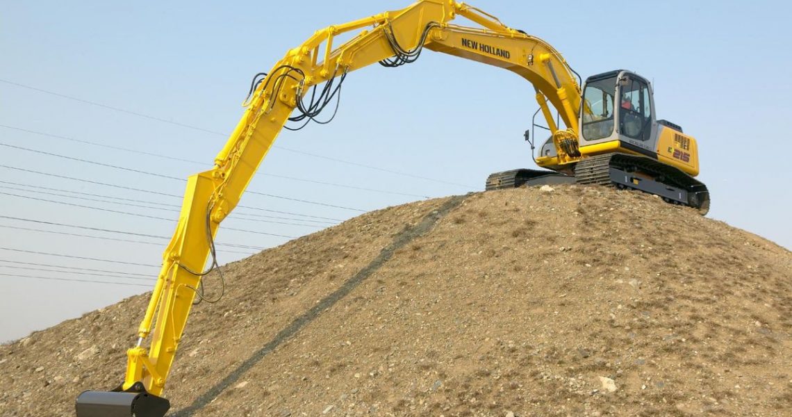 Raupenbagger New Holland E215B LC mit Kombiauslegern