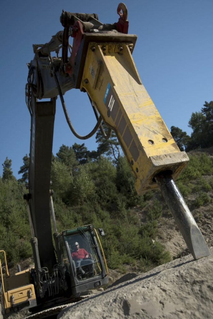 Atlas Copco MB 1650 Breaker