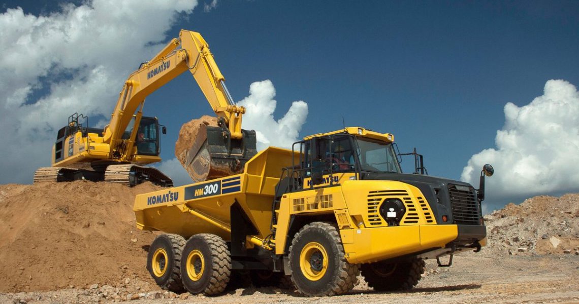 Komatsu Bagger und Dumper