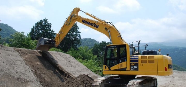 Komatsu PC210LCi-10 mit serienmäßiger Maschinensteuerung