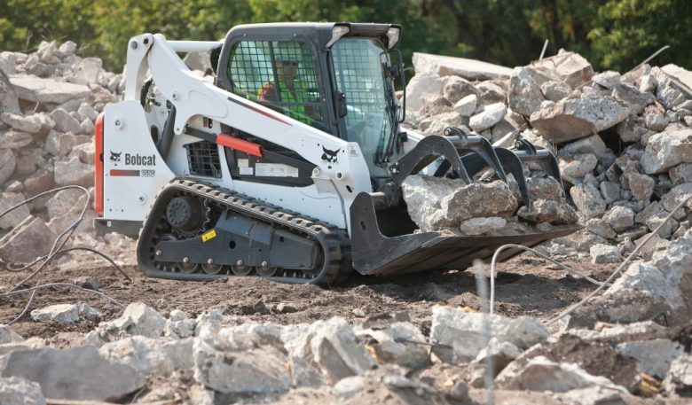 Bobcat T590 mit Greifschaufel