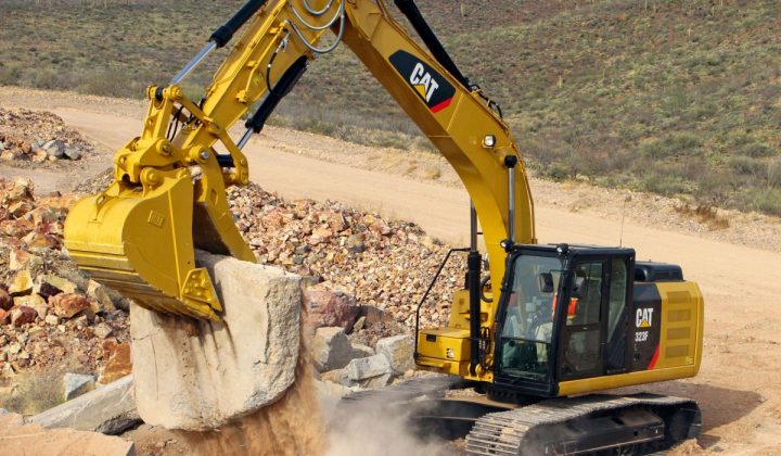 Caterpillar Kettenbagger 323F-L mit Greiflöffel