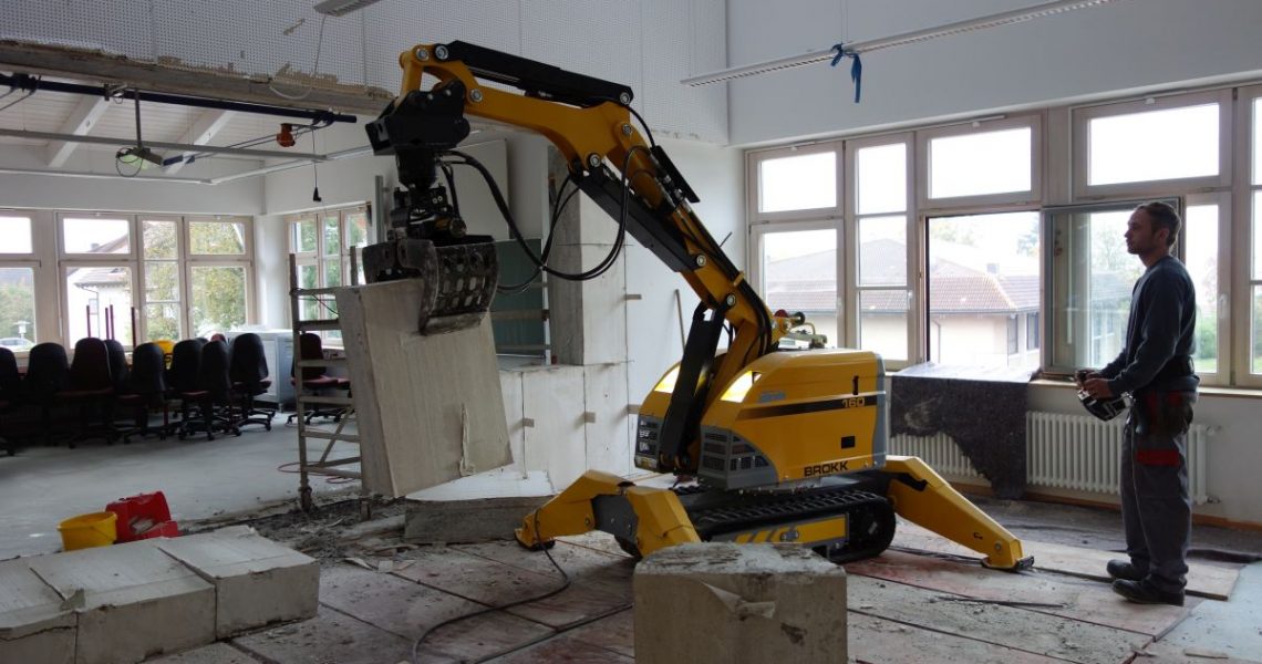 Darda Abbruchroboter Brokk 160 mit Abbruch- und Sortiergreifer