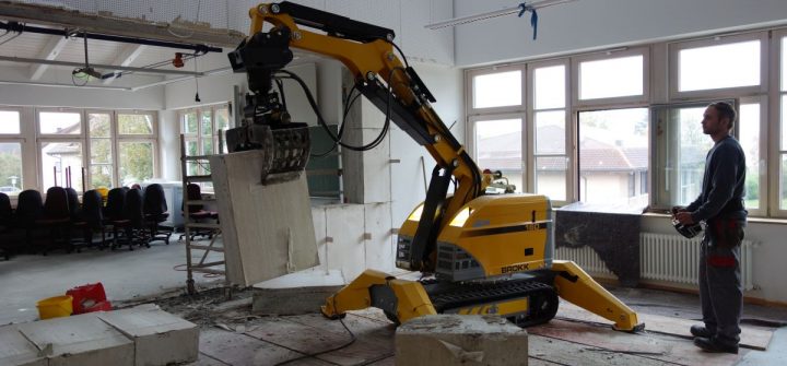 Darda Abbruchroboter Brokk 160 mit Abbruch- und Sortiergreifer