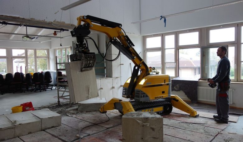 Darda Abbruchroboter Brokk 160 mit Abbruch- und Sortiergreifer