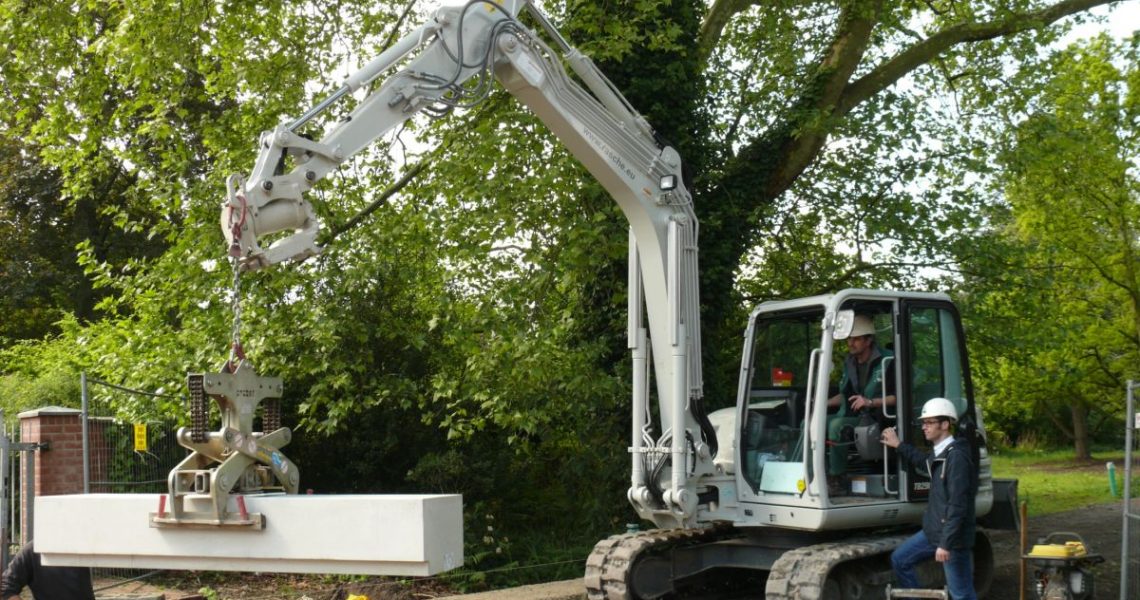 Takeuchi TB290 mit Probst-Greifklammer