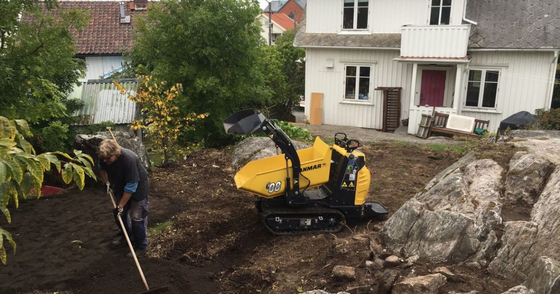 Yanmar Dumper C08 mit Standrampe für den Fahrer