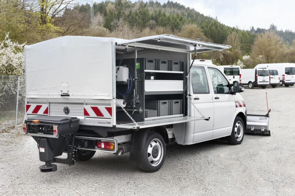 Für Sommer und Winter bestens gerüstet VW Transporter mit Doppelkabine und Pritsche