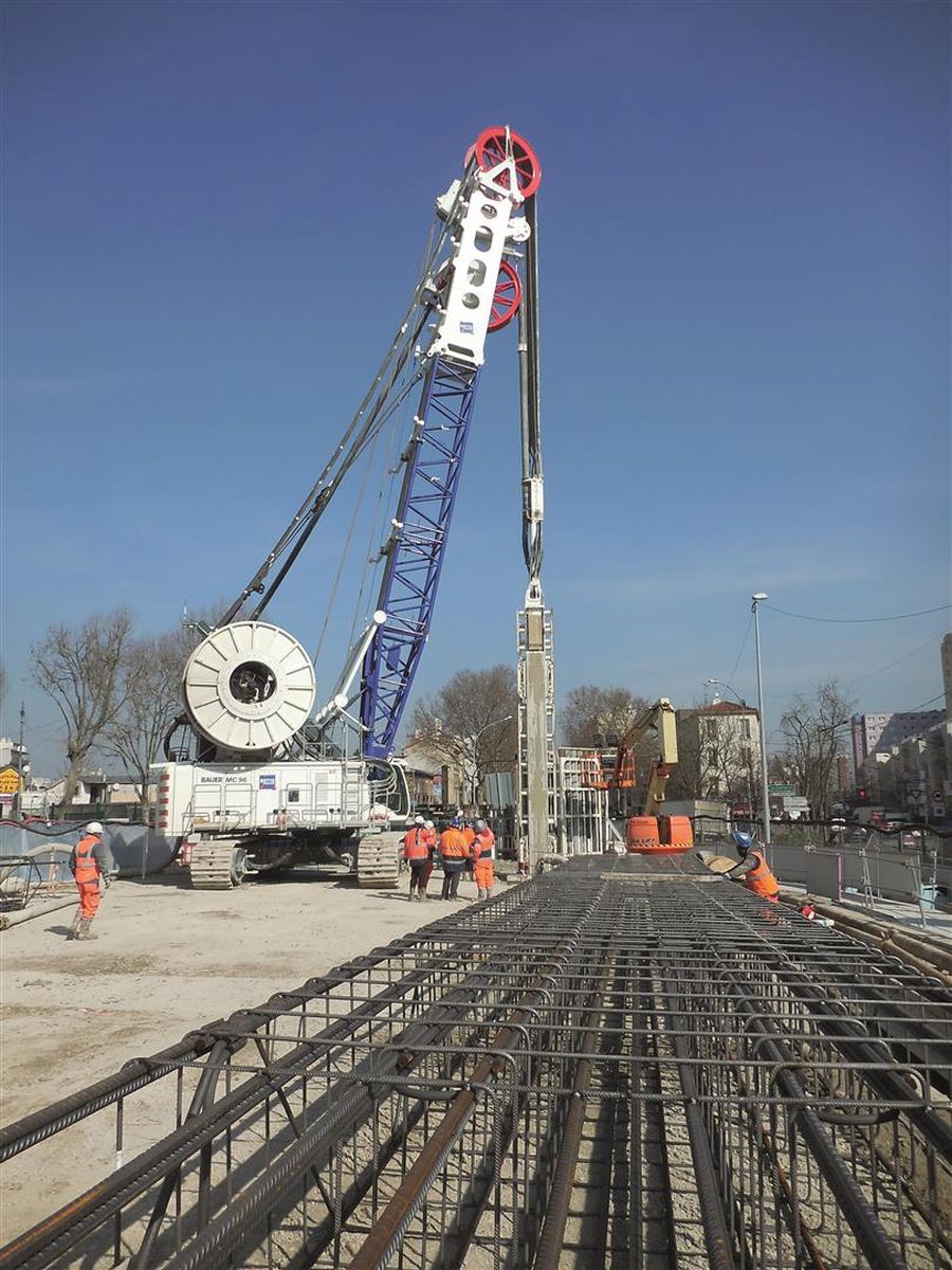Bauer Spezailtiefbau beim Ausbau der Pariser Metro