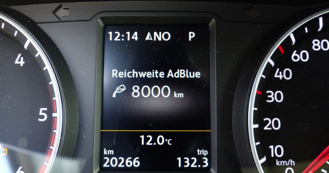 VW Amarok Doka Aventura 4x4 Reichweiten-Angabe des AdBlue-Vorrats