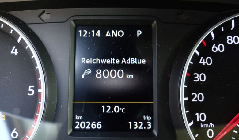 VW Amarok Doka Aventura 4x4 Reichweiten-Angabe des AdBlue-Vorrats
