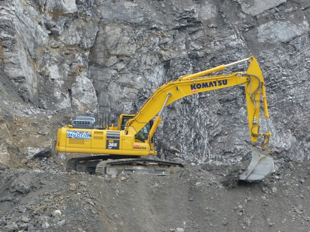 Komatsu Hybridbagger HB365LC-3