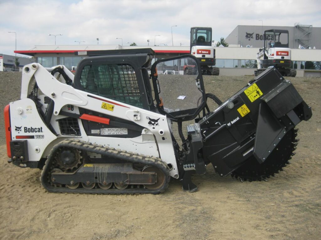 Bobcat mit Radsäge WS-SL20