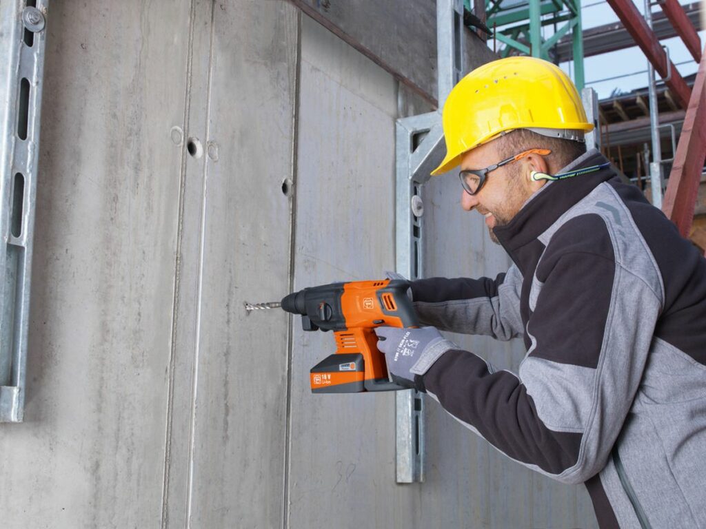 Kabellos Bohren in Beton Fein Akku-Bohrhammer ABH 18