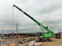 Schlüsselmaschine auf prominenter Bahnbaustelle