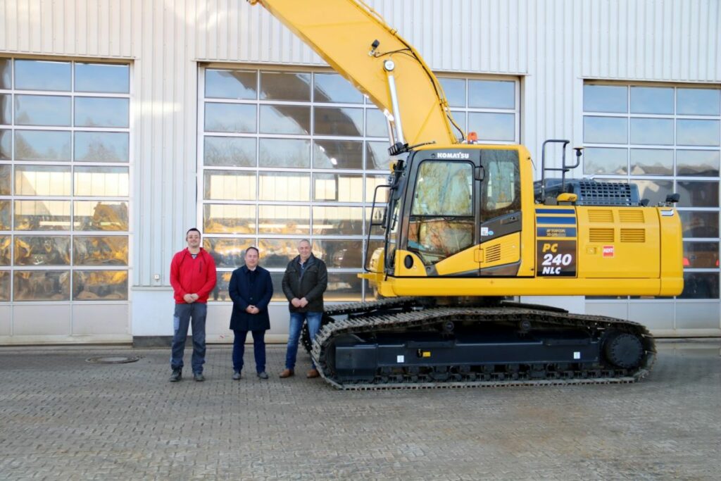 ): Matthias Paatz, technischer Berater Schlüter Kassel, Alexander Chalkas, Business-Unit-Director Rent Schlüter und Hilmar Werner, Leiter Schlüter-Rent Kassel