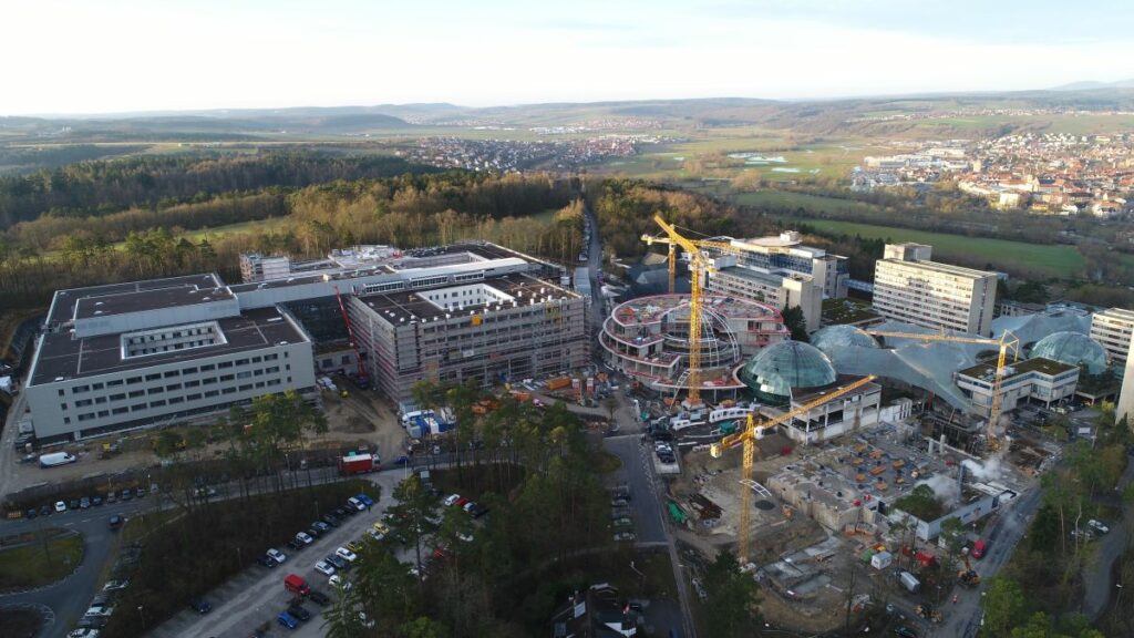 Mittelpunkt des Thön-Klinikum-Campus in Bad Neustadt