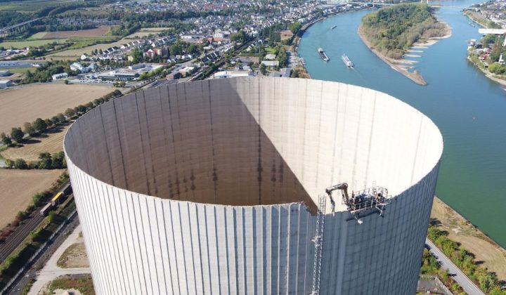 Höchste Digitale Baustelle auf Kühlturm am Rhein