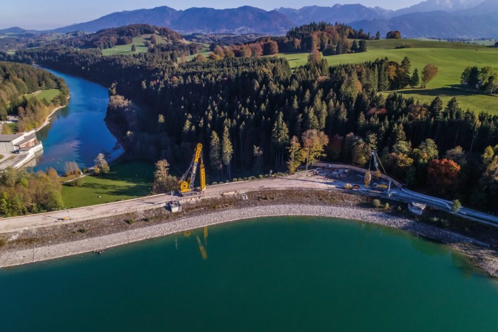 Dammabdichtung am Forggensee im Allgäu