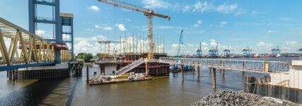 Invertierter Brückenbau an Deutschlands größter Hubbrücke