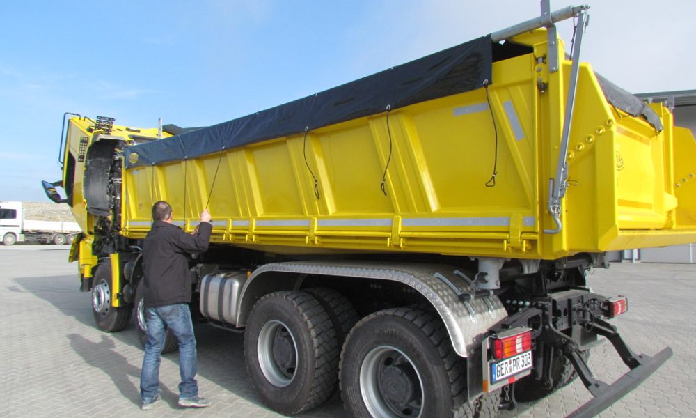 Laderaum-Abdeckung von Meiller für den Mercedes Benz Arocs