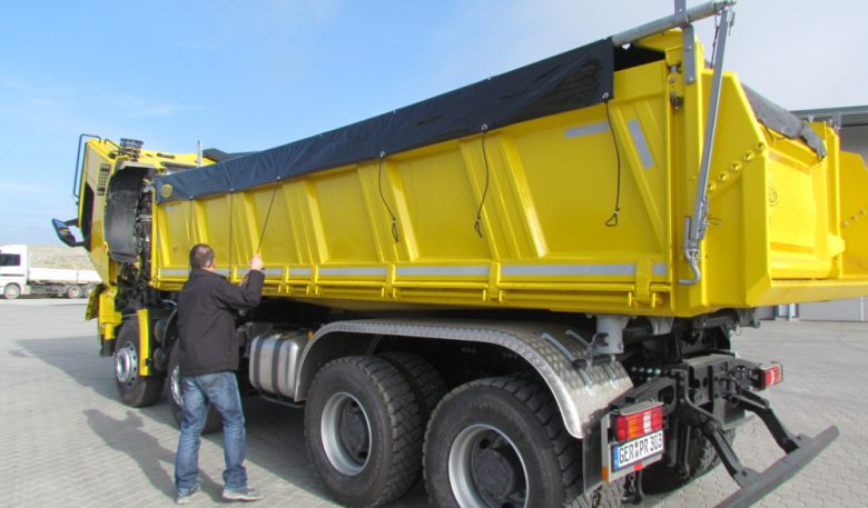 Laderaum-Abdeckung von Meiller für den Mercedes Benz Arocs