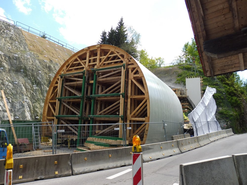 Holz-Sonderschalung bei Tunnelbau