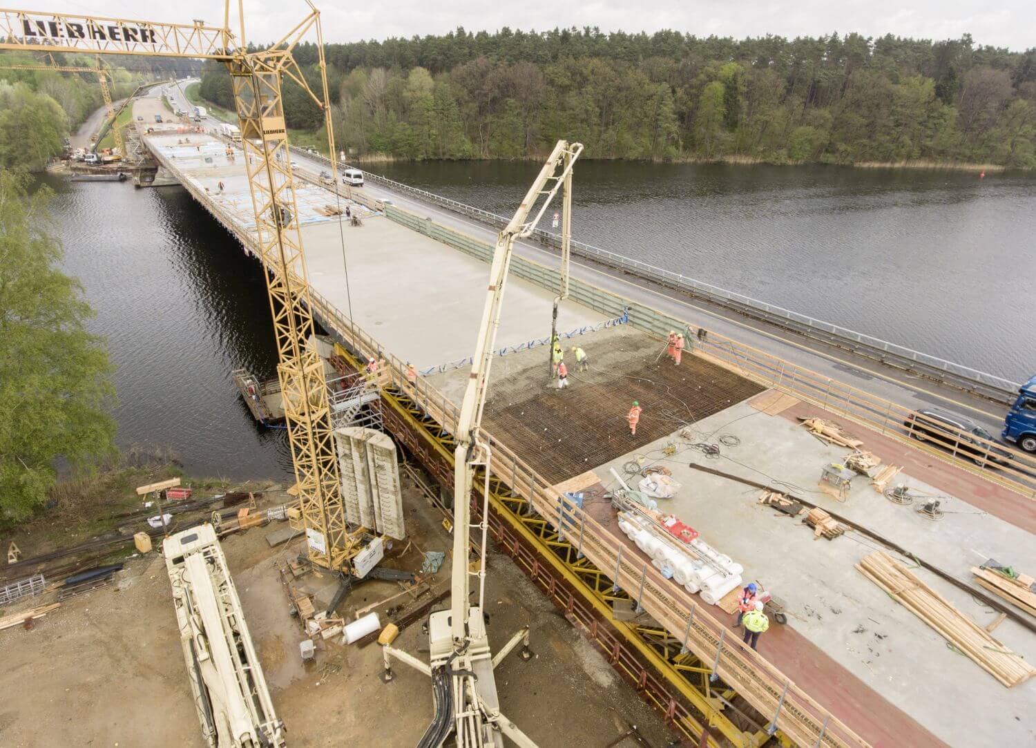 Para-Top-Konsollösung eingesetzt beim Bau einer Brücke