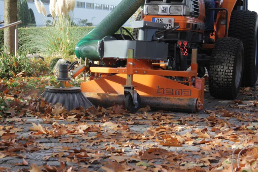 Kehrdüse von Bema an einer Kehrmaschine