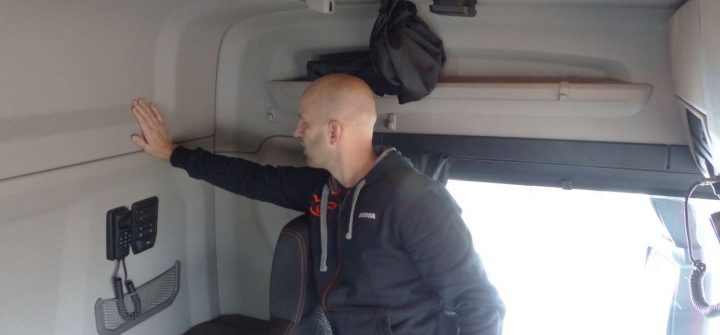 Wandverkleidung im Scania R 500 XT