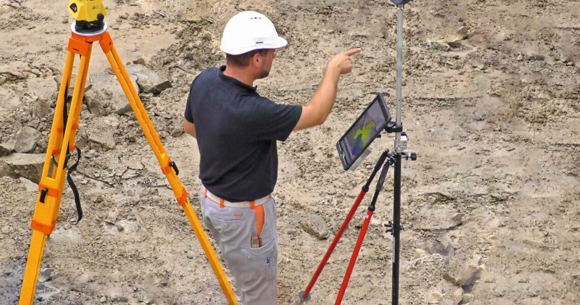 Tableteinsatz auf einer Baustelle