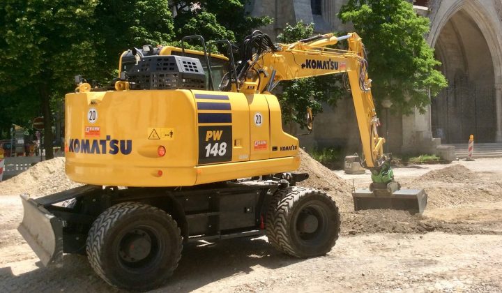Komatsu-Mobilbagger PW148-11