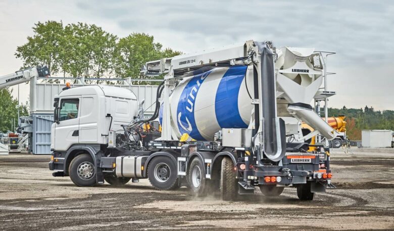 Liebherr: Fahrmischer als Sattelauflieger