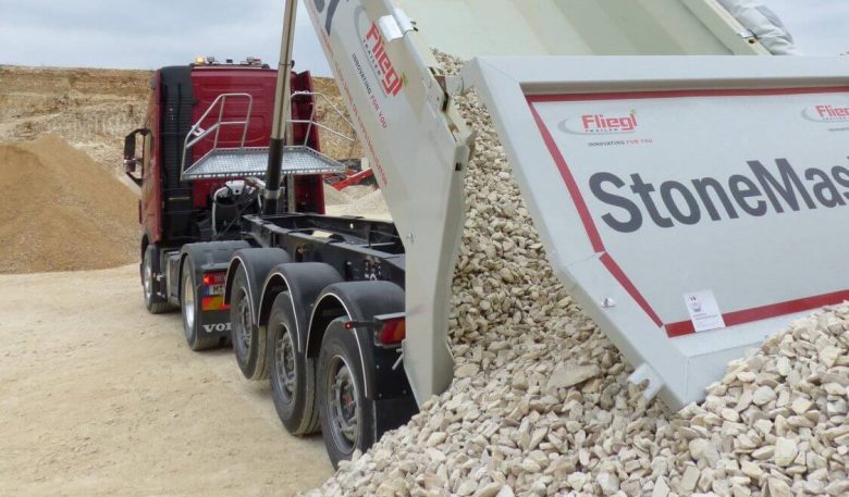 Abkippen des Fliegl Stonemaster Drive-On