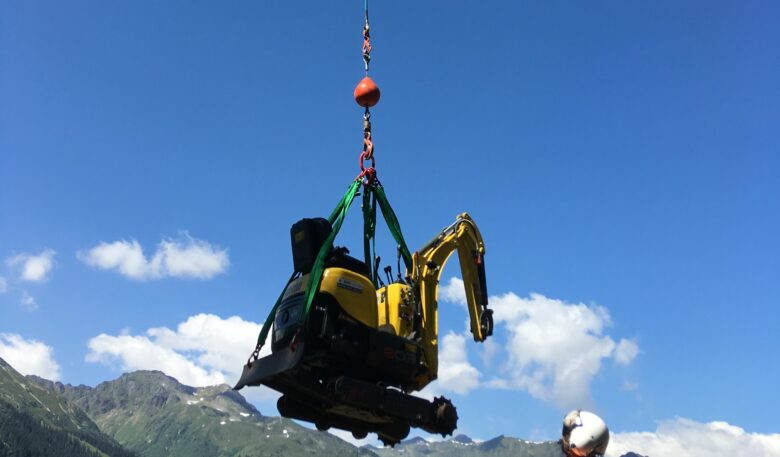 Minibagger in luftigen Höhen