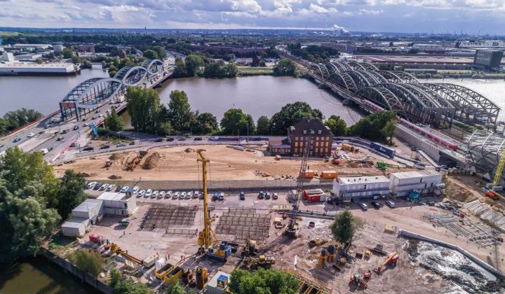 Luftaufnahme der Baustelle des Elbtower in Hamburg