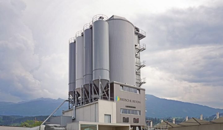Beton-Mischturm von Liebherr