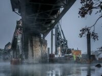 Sanierung einer Brücke mit Bohrgerät