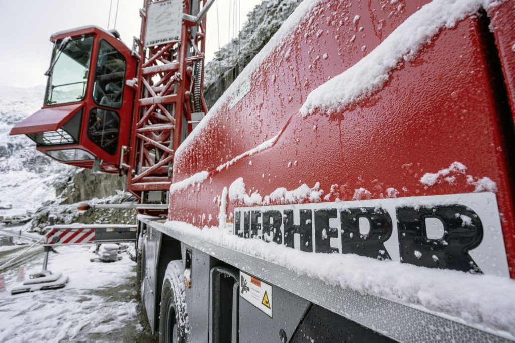 Funkfernsteuerung des Mobilbaukran Liebherr MK 88 Plus